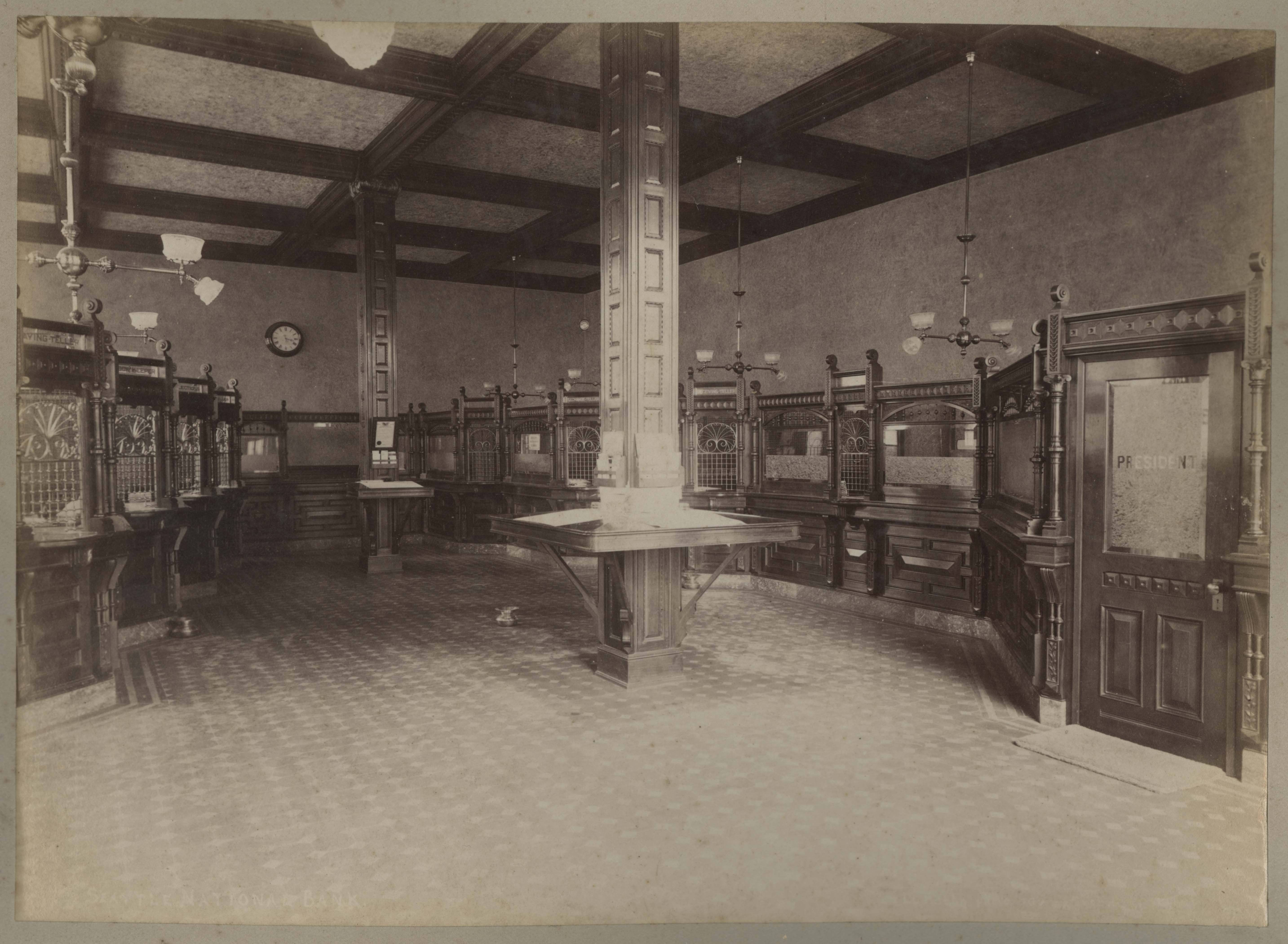 Historische Aufnahme eines Bankinnenraums um 1890